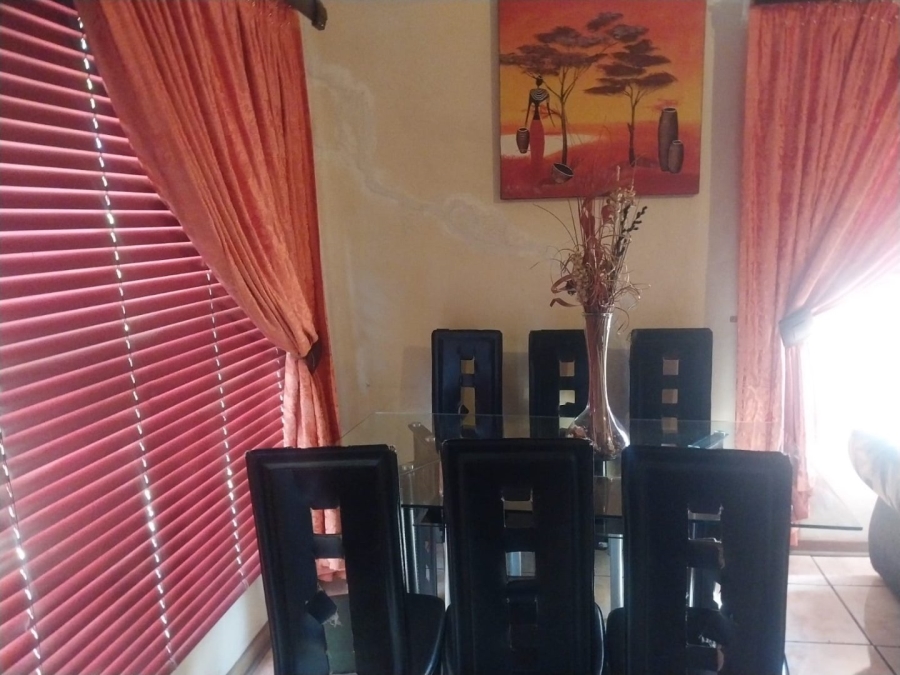 5 Bedroom Property for Sale in Rykmanshoogte Free State